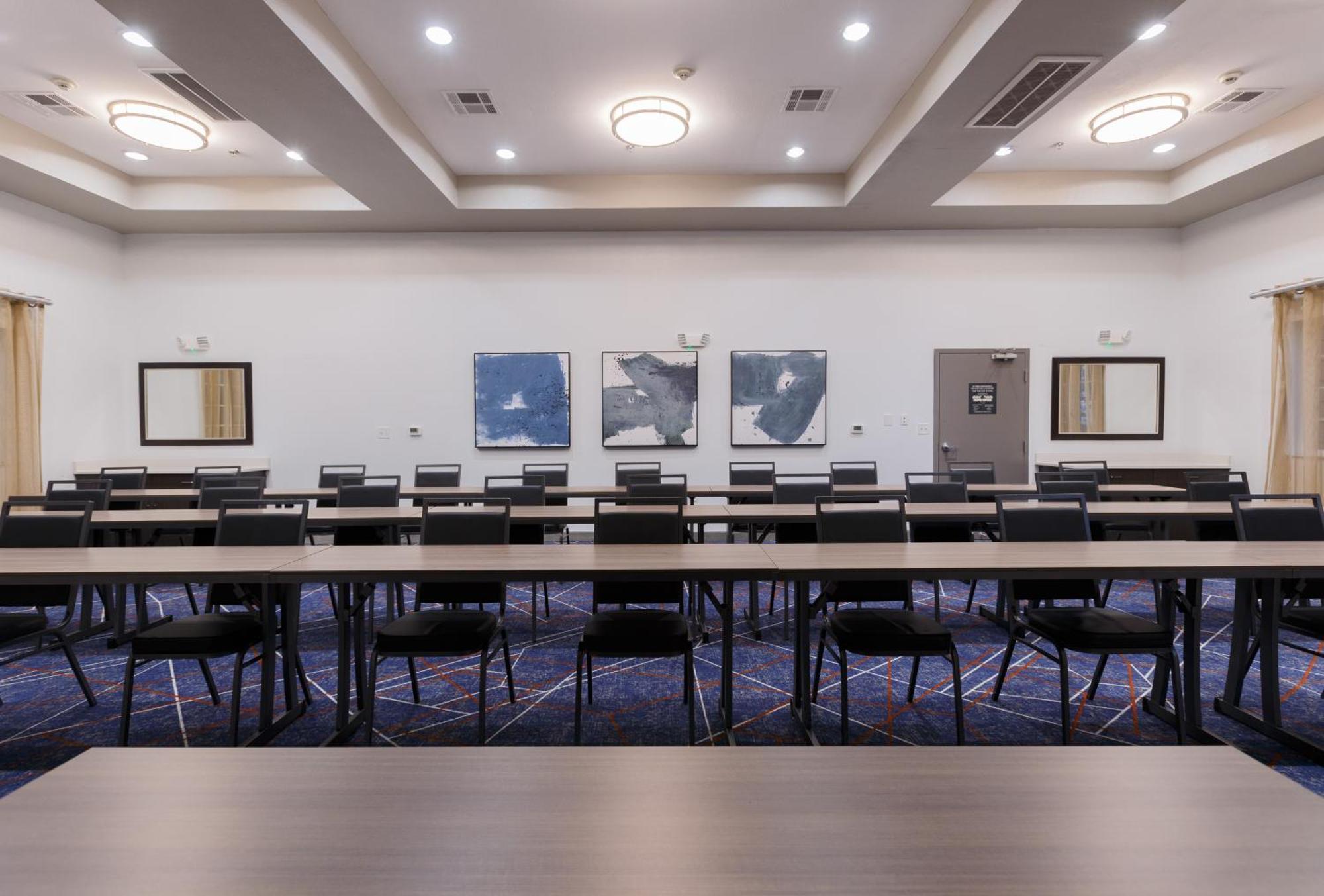 Candlewood Suites San Marcos By Ihg Exterior photo