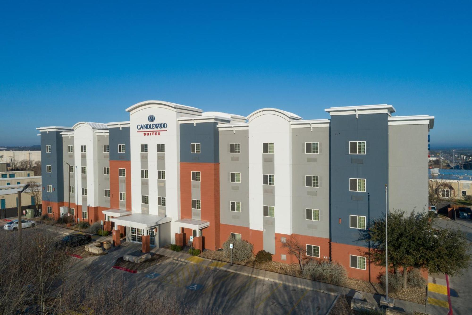 Candlewood Suites San Marcos By Ihg Exterior photo